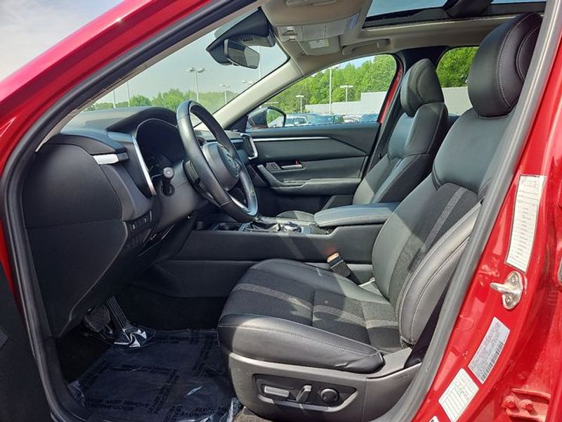 2024 Mazda CX-50 2.5 S Premium Package Image 12 of 30