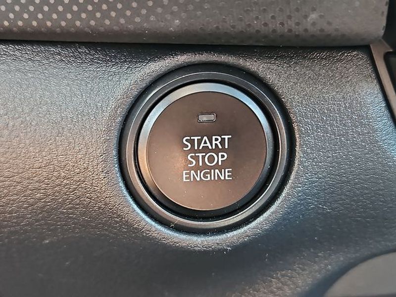 2024 Mazda CX-50 2.5 S Premium Package Image 16 of 30