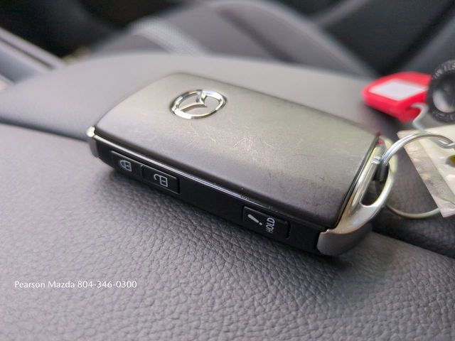 Vehicle image 22 of 26