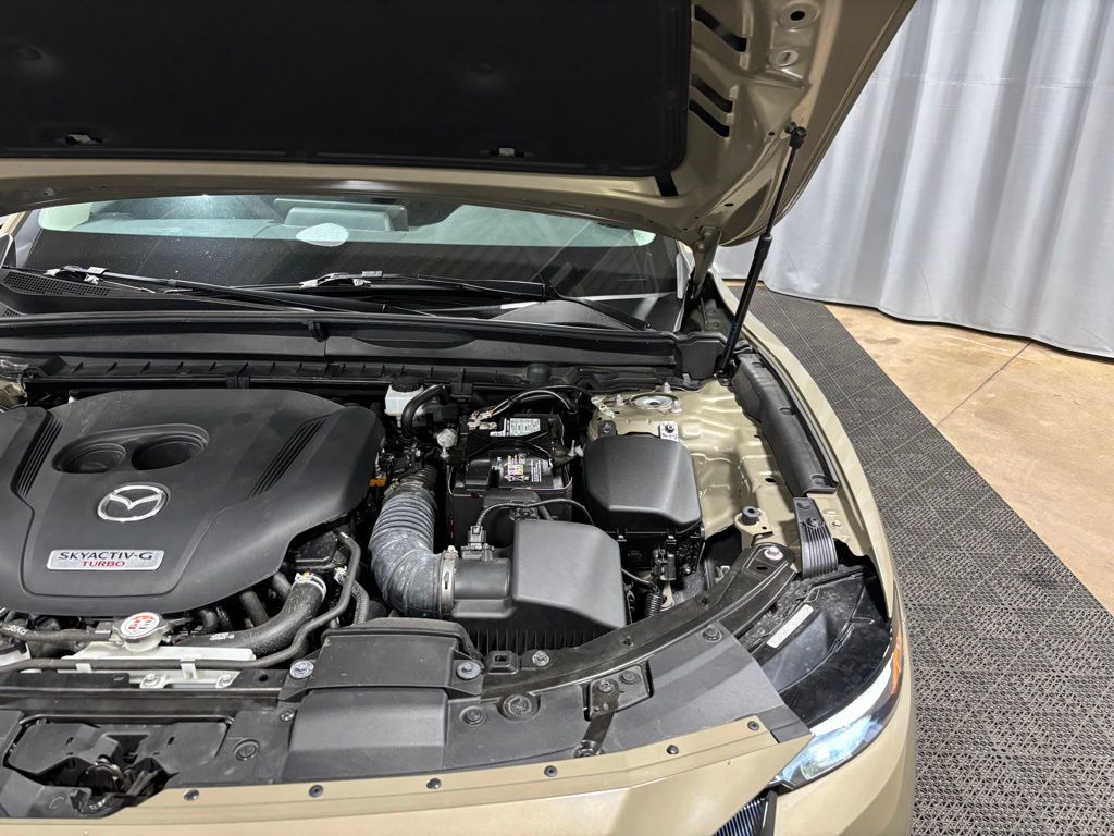 Vehicle image 11 of 32
