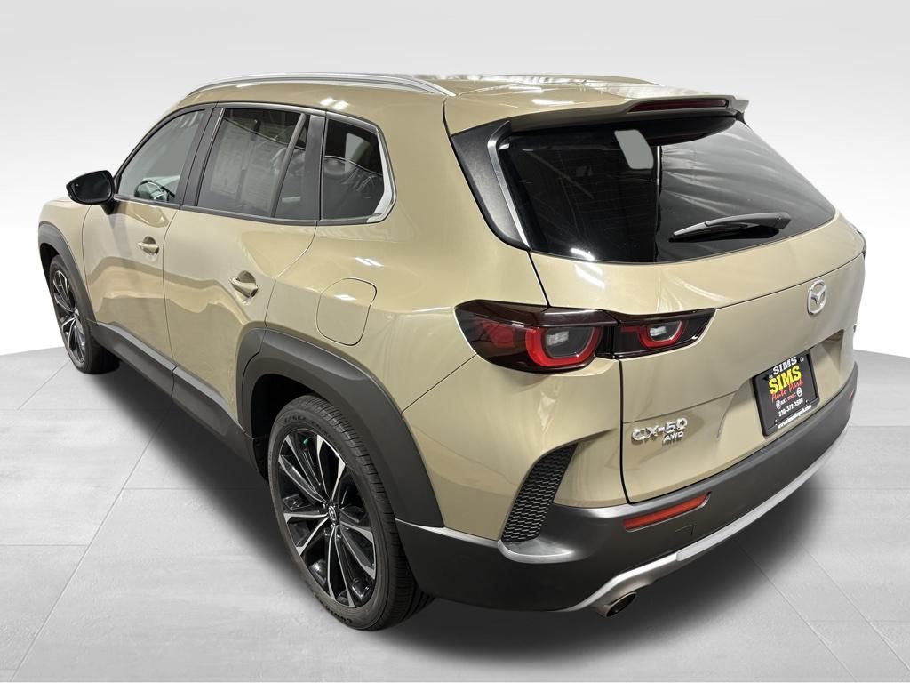 Vehicle image 7 of 32
