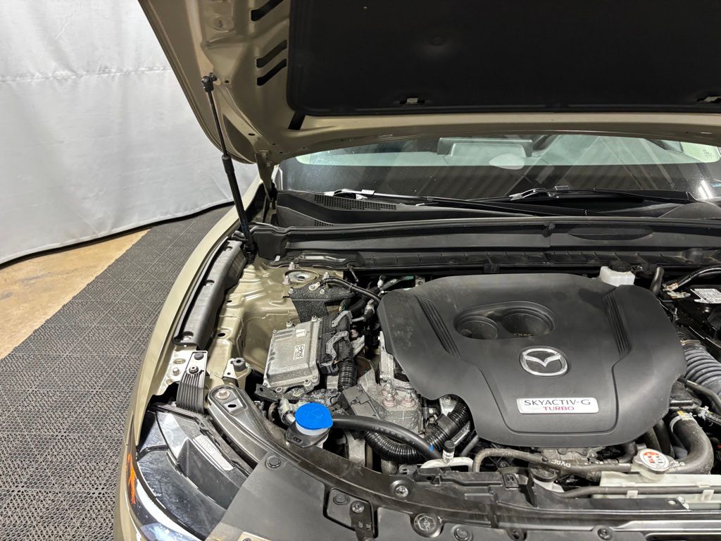 Vehicle image 10 of 32