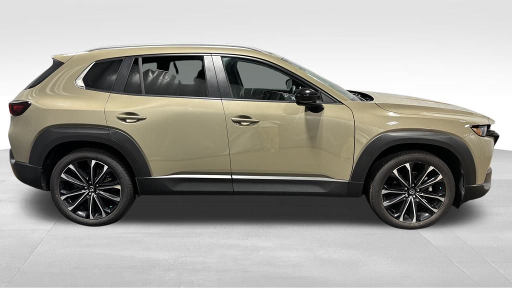 Vehicle image 4 of 32