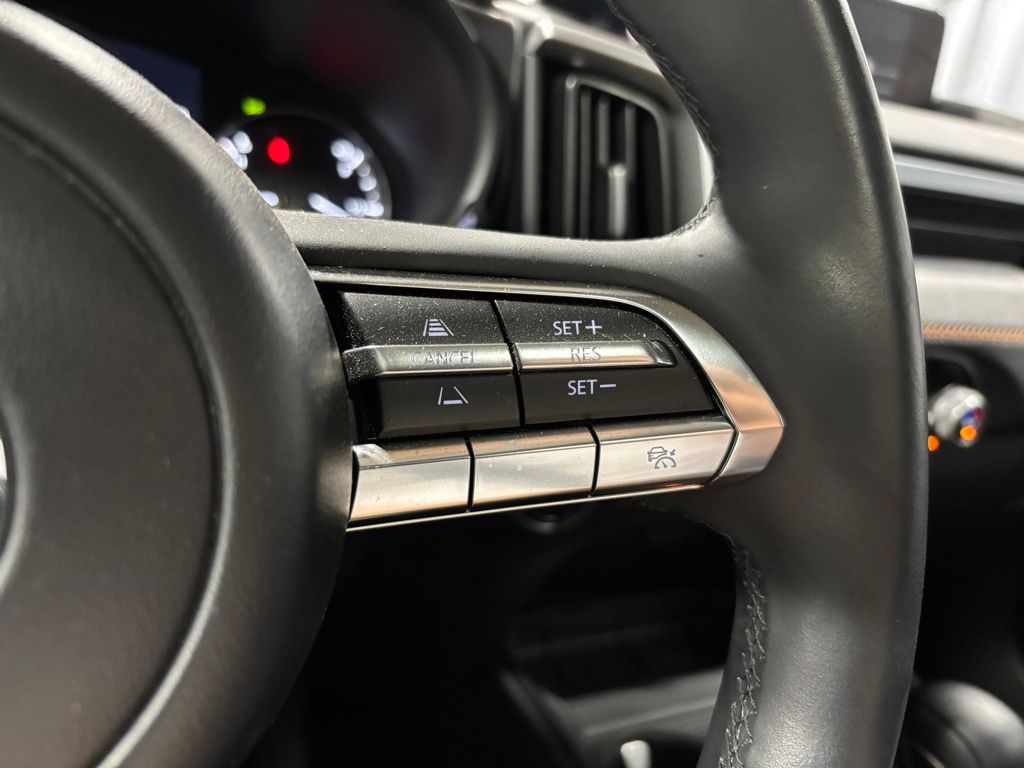 Vehicle image 31 of 32