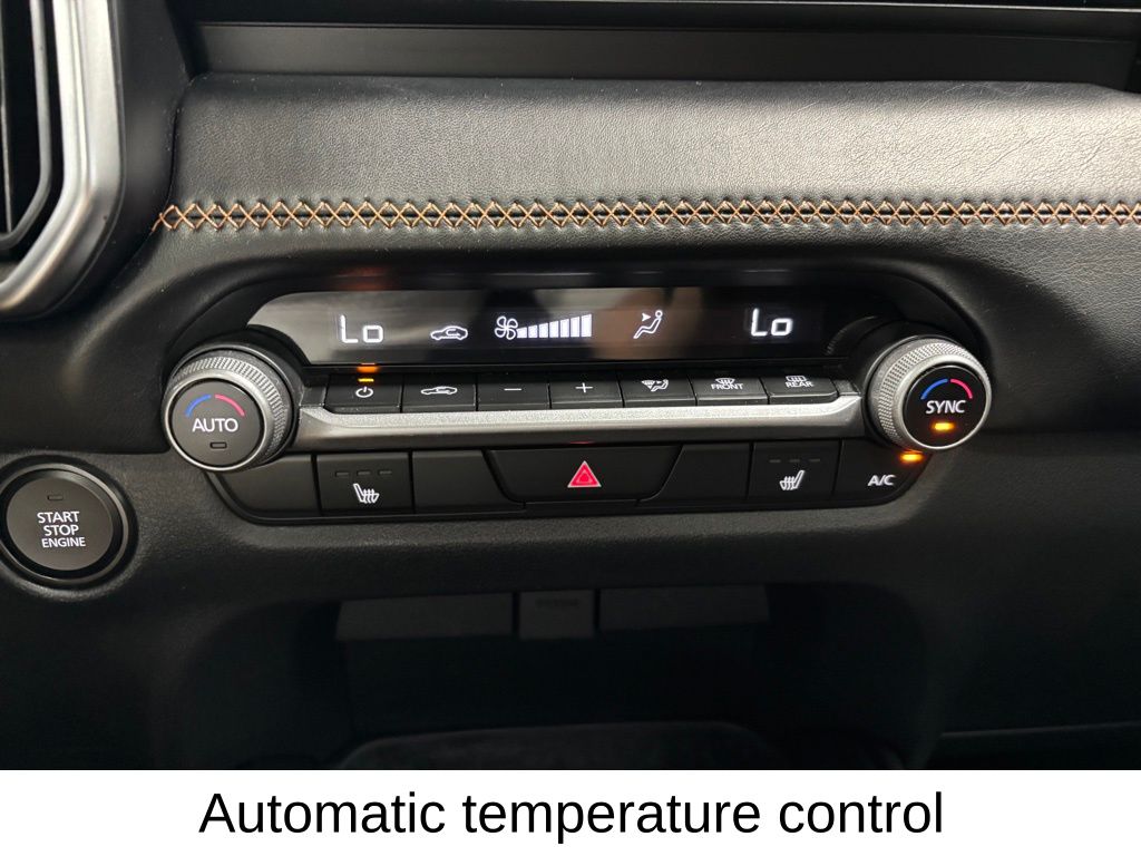 Vehicle image 26 of 32