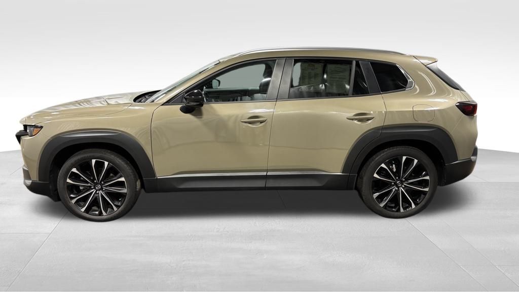 Vehicle image 8 of 32