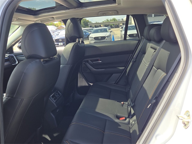 Vehicle image 9 of 18