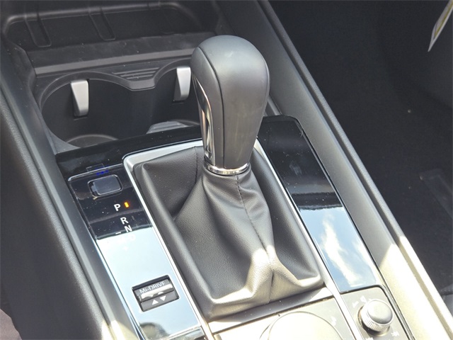 Vehicle image 17 of 18