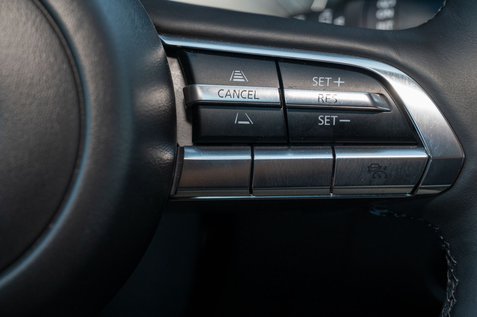 Vehicle image 36 of 44