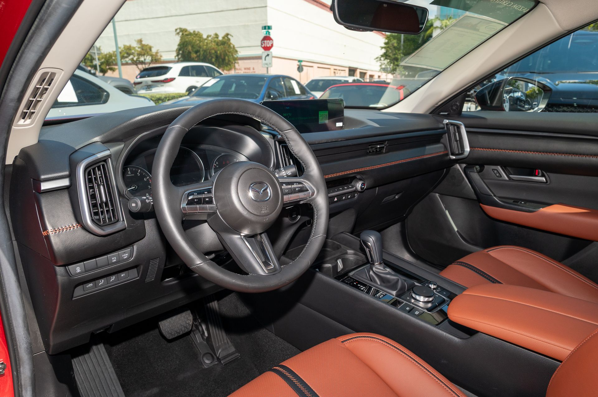 Vehicle image 10 of 44