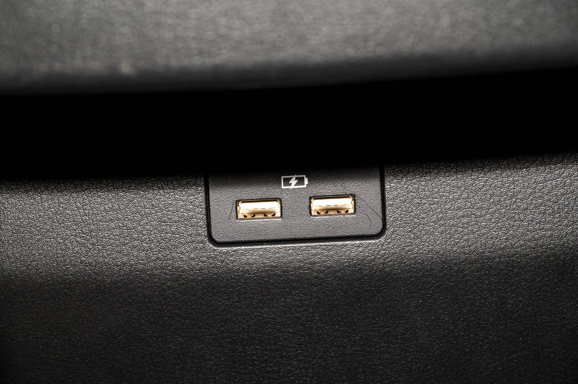 Vehicle image 23 of 44