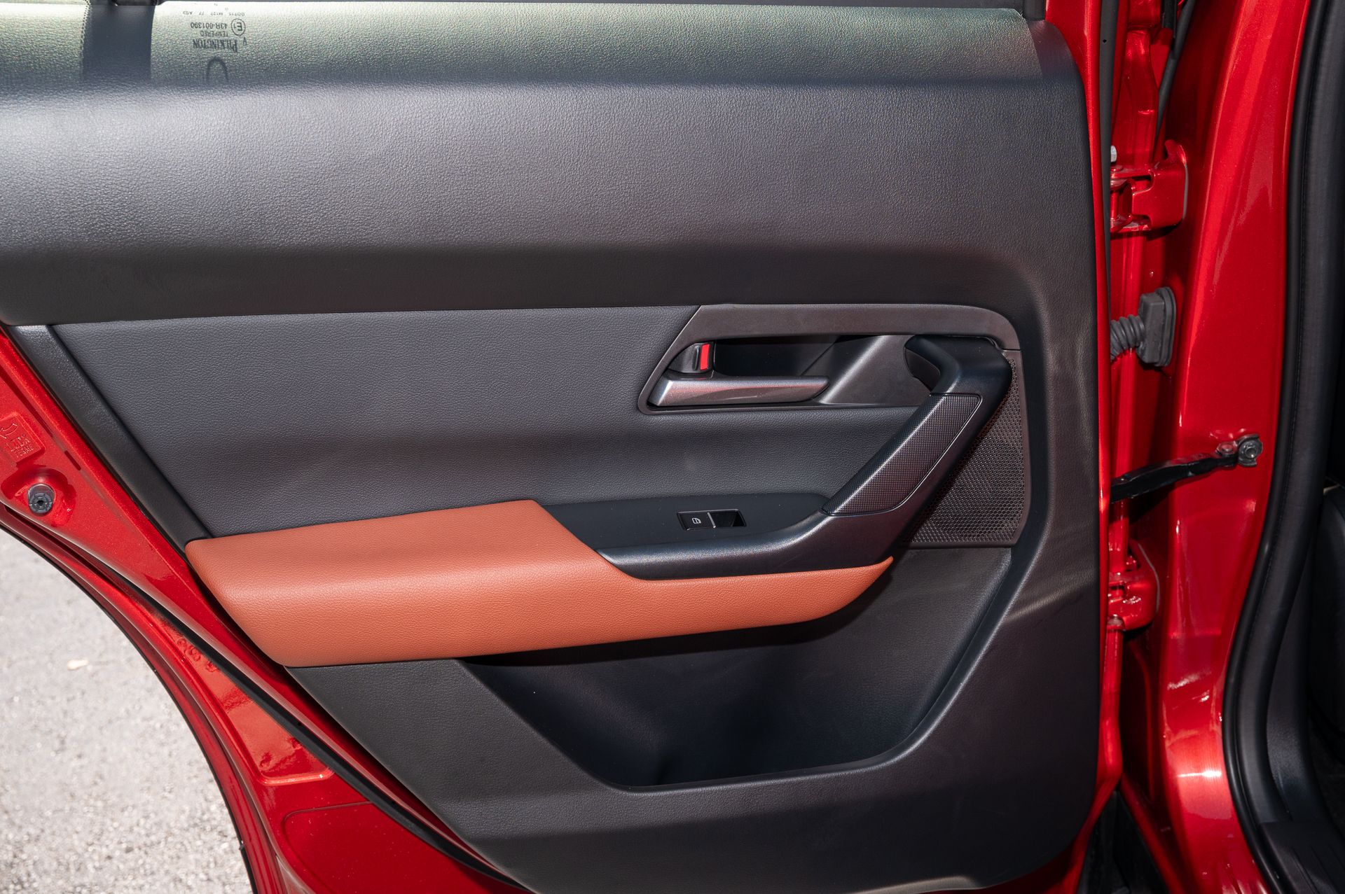 Vehicle image 18 of 44