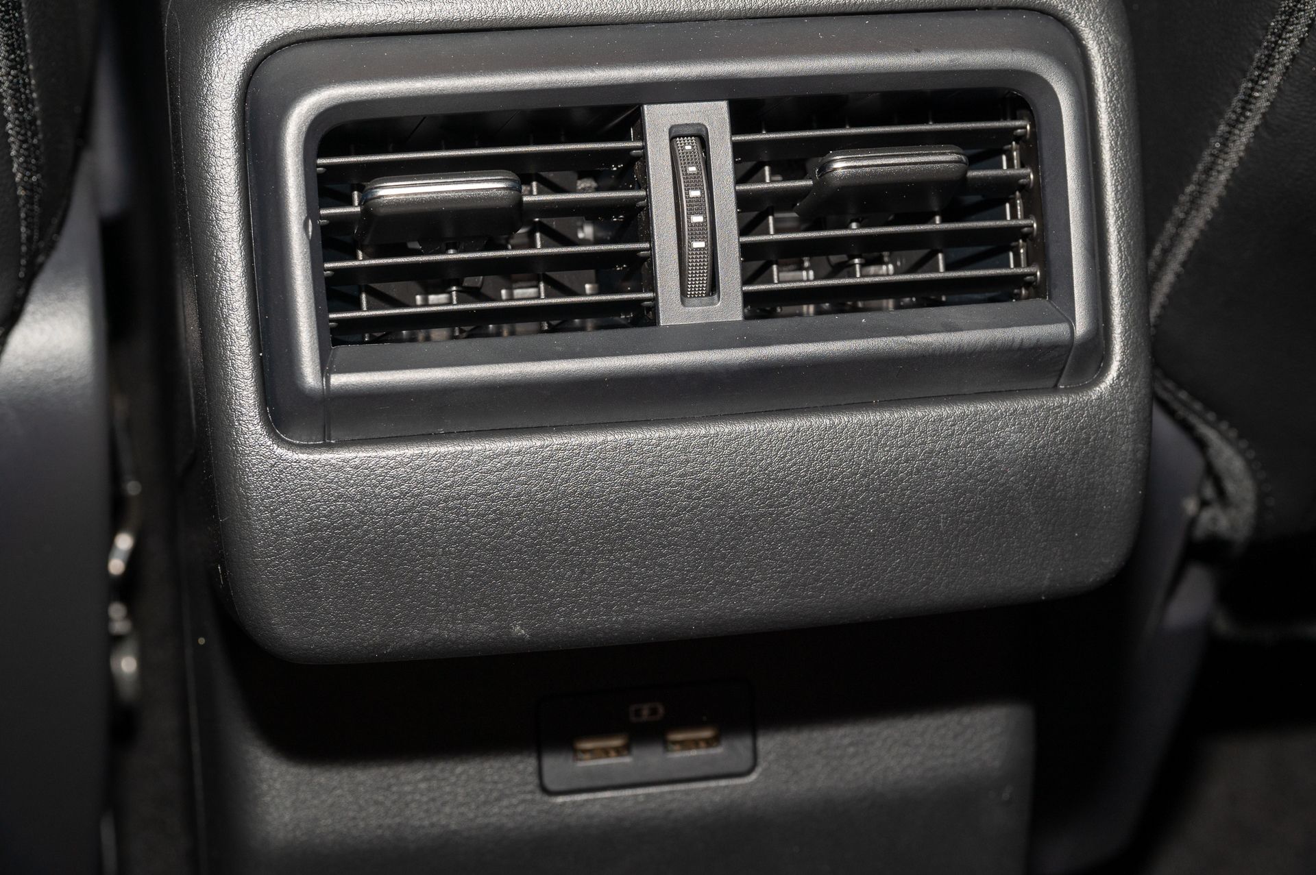 Vehicle image 22 of 44