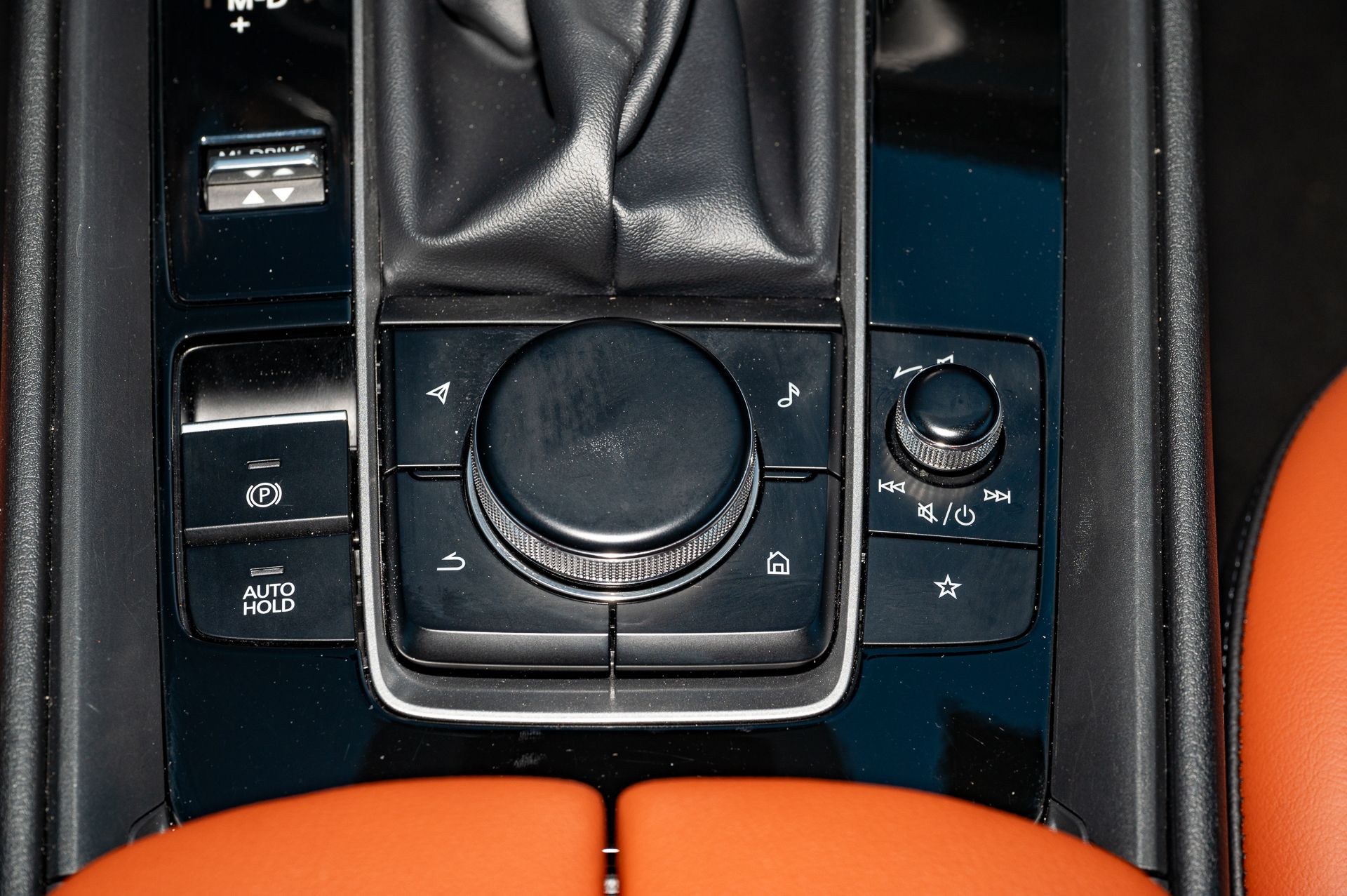 Vehicle image 29 of 44
