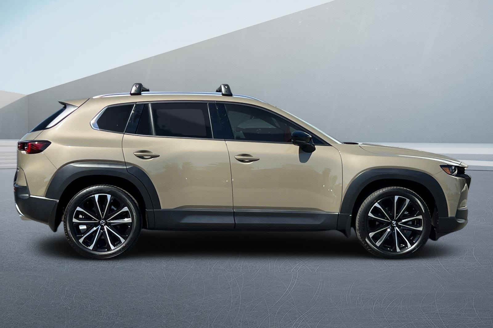 2024 Mazda CX-50 2.5 Turbo Premium Plus Package Image 3 of 34