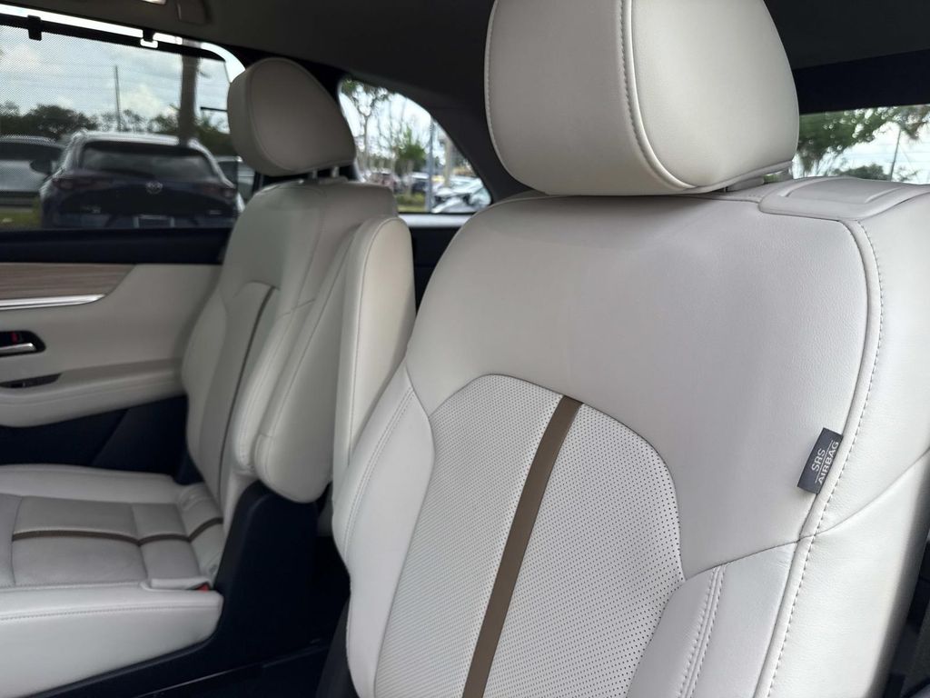 2024 Mazda CX-90 3.3 Turbo Premium Plus Image 10 of 41