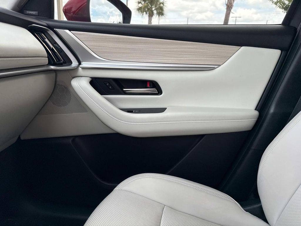 2024 Mazda CX-90 3.3 Turbo Premium Plus Image 14 of 41