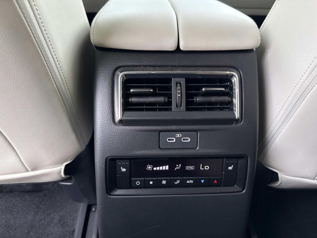 2024 Mazda CX-90 3.3 Turbo Premium Plus Image 26 of 41