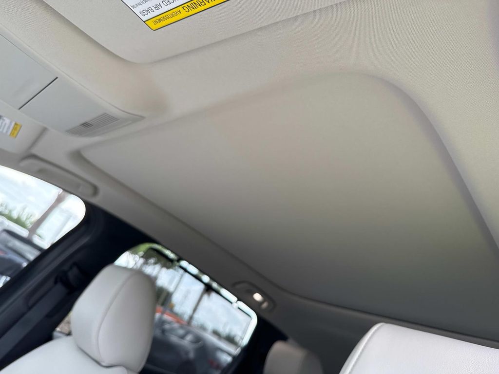 2024 Mazda CX-90 3.3 Turbo Premium Plus Image 27 of 41