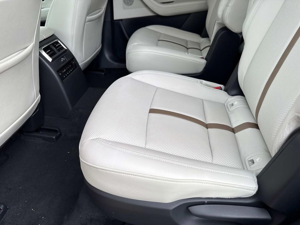 2024 Mazda CX-90 3.3 Turbo Premium Plus Image 33 of 41