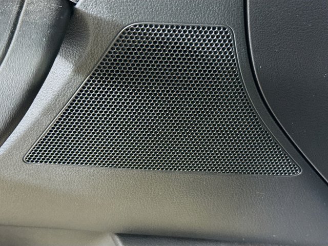 Vehicle image 29 of 36