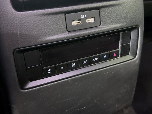 Vehicle image 25 of 36