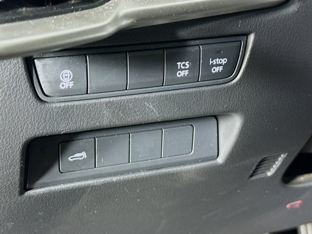Vehicle image 24 of 36