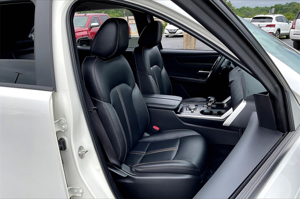 2024 Mazda CX-90 3.3 Turbo Select Image 11 of 32