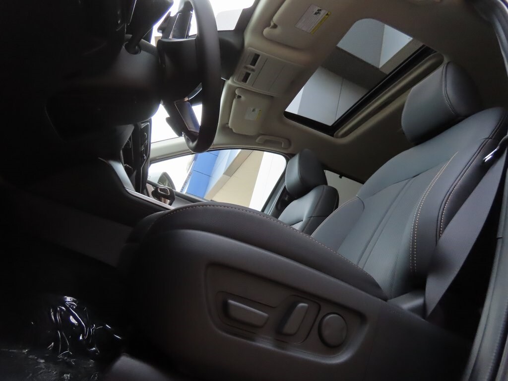 Vehicle image 48 of 50