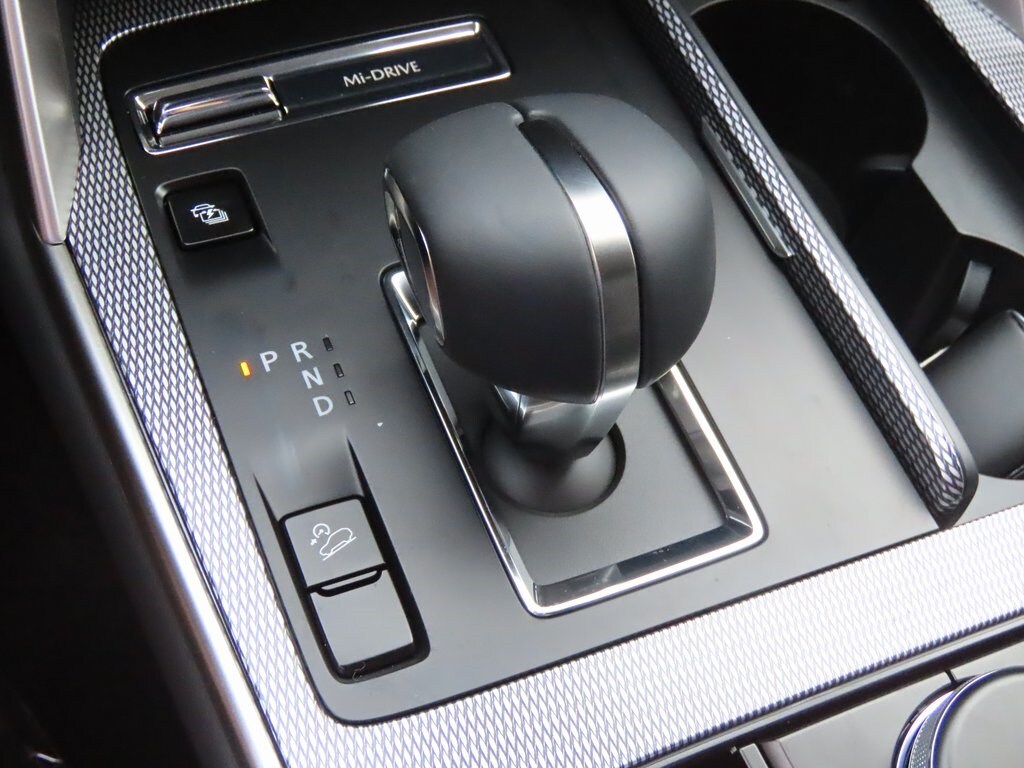 Vehicle image 33 of 50