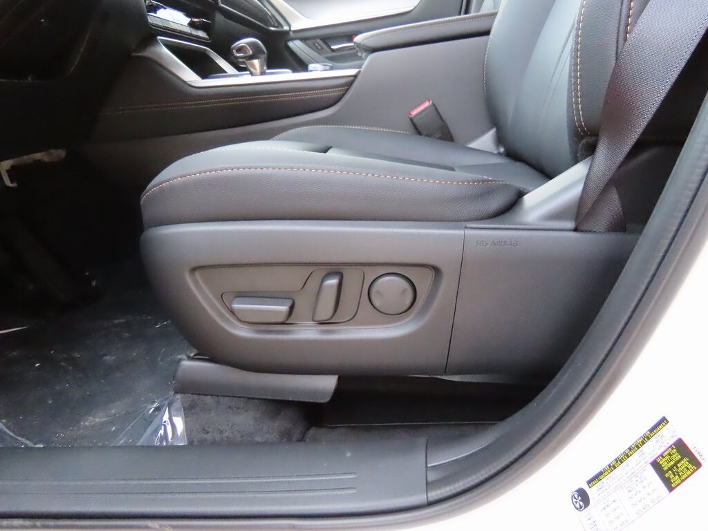 Vehicle image 23 of 50