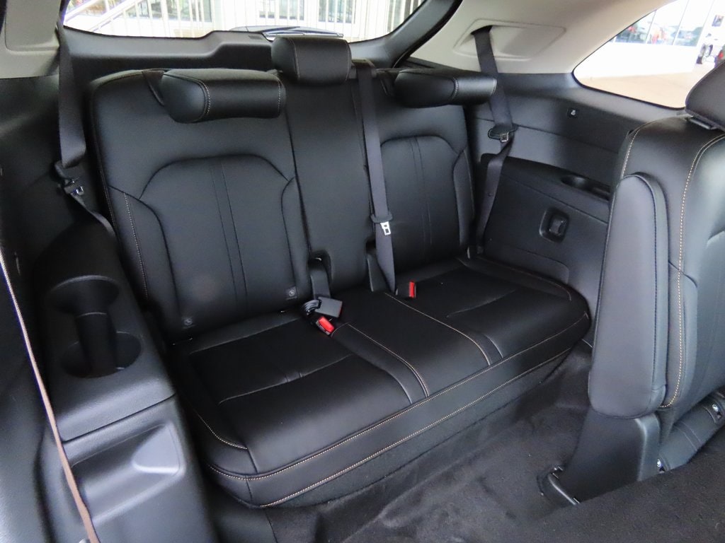 Vehicle image 11 of 50