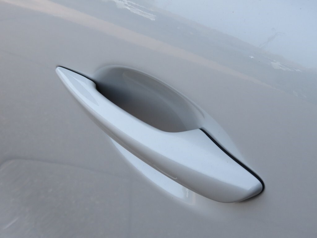 Vehicle image 21 of 50