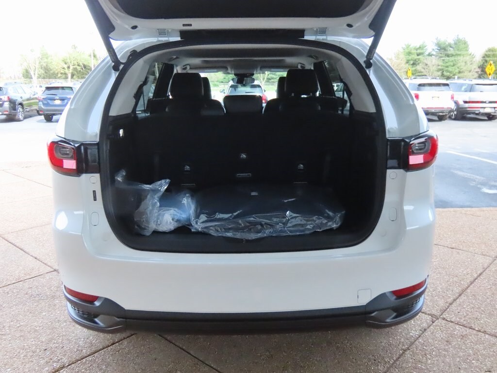 Vehicle image 16 of 50