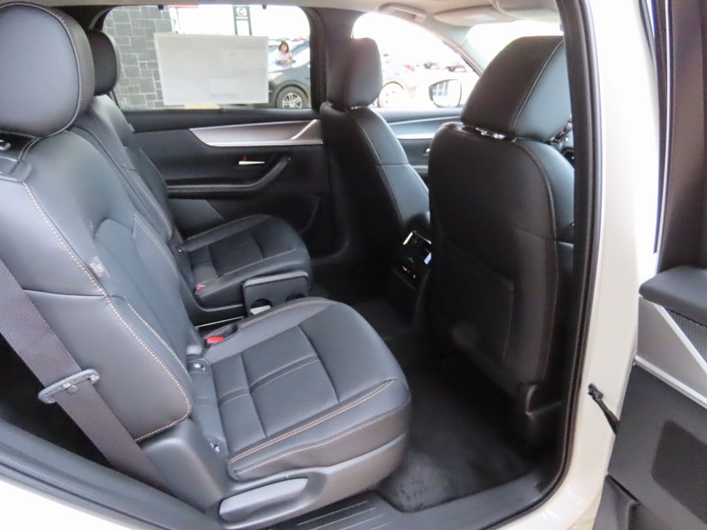 Vehicle image 12 of 50