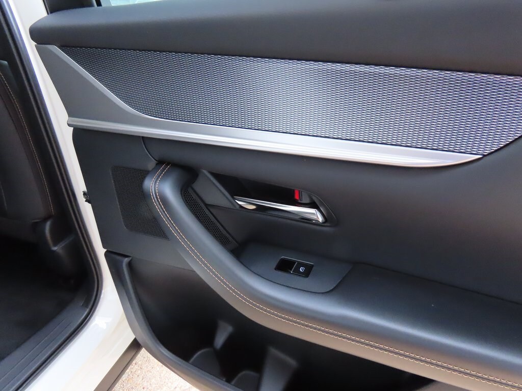 Vehicle image 15 of 50