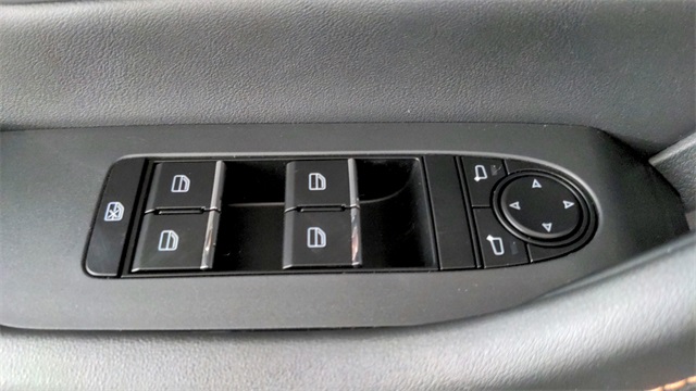 2024 Mazda CX-90 PHEV Preferred Image 18 of 51