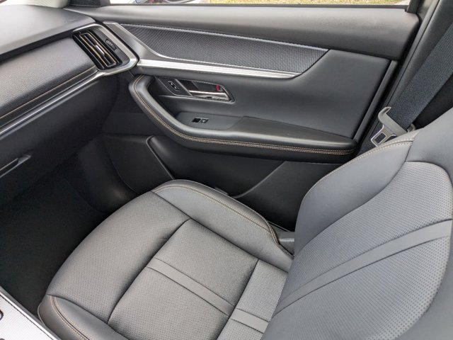 Vehicle image 12 of 27