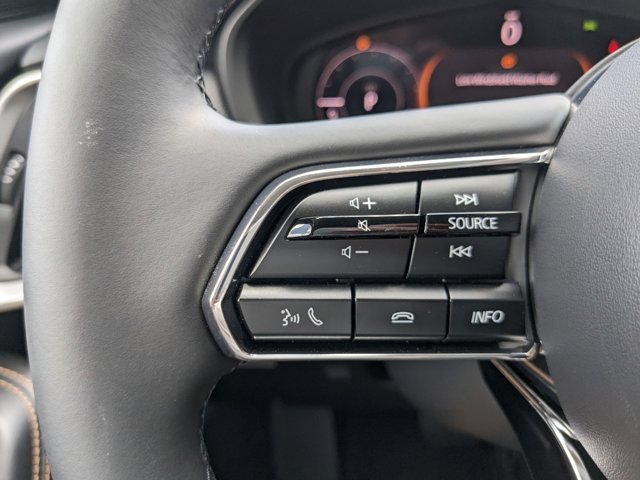 Vehicle image 21 of 27