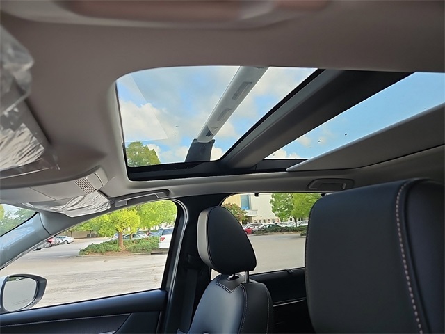 Vehicle image 26 of 31