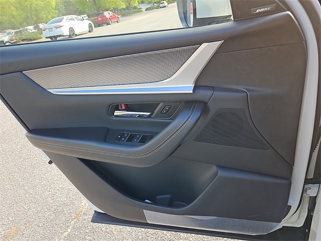 Vehicle image 22 of 31