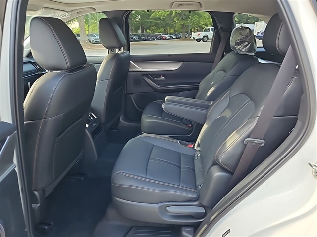Vehicle image 20 of 31