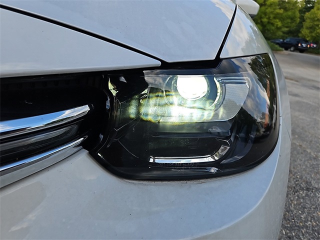 Vehicle image 9 of 31