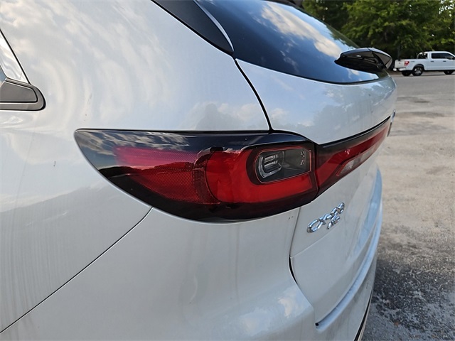 Vehicle image 13 of 31