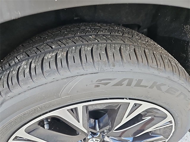 Vehicle image 12 of 31