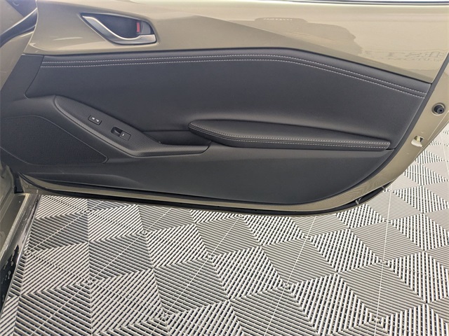 Vehicle image 26 of 29