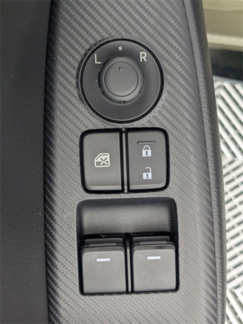 Vehicle image 19 of 29