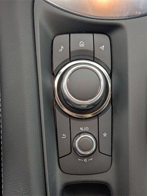Vehicle image 21 of 29