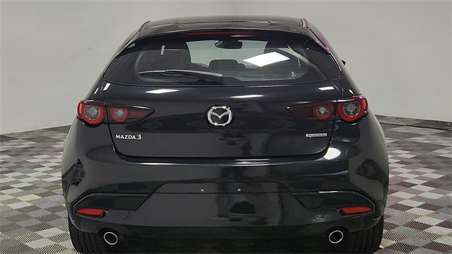 Vehicle image 9 of 27