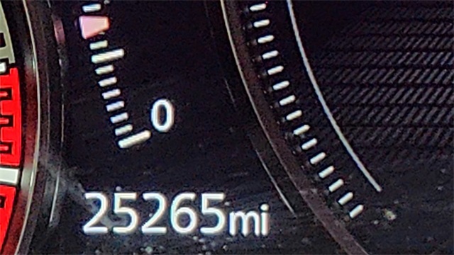 Vehicle image 13 of 27